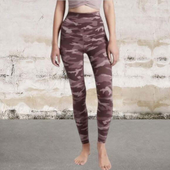 Athleta Pants - Elation Ultra High Rise 7/8 Legging in Camo Size Medium